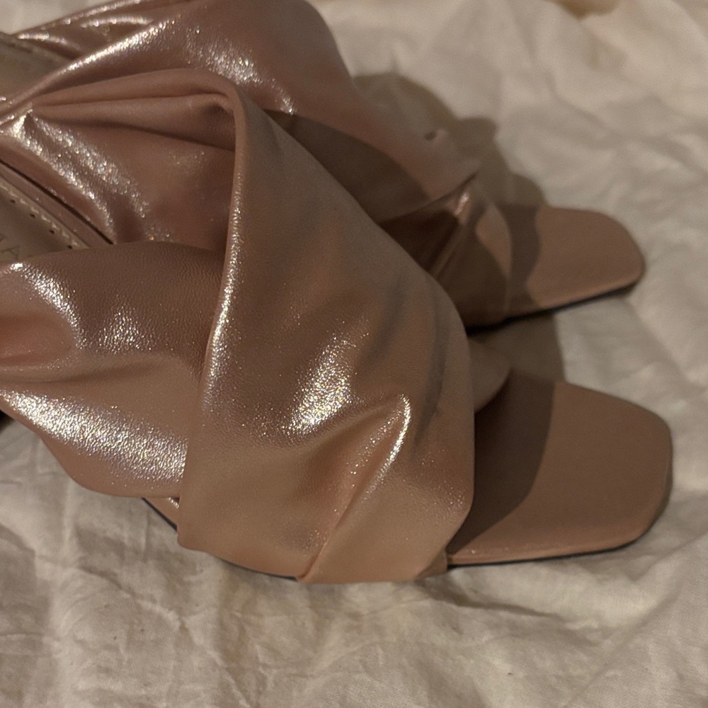 Adrienne Vittadini Metallic Blush Knot Mules - Picture 4 of 5